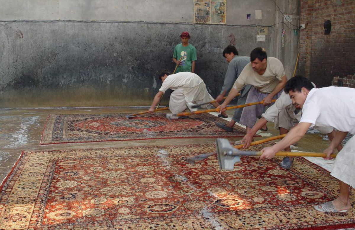 Trotz der Taliban: Afghanistans Teppichproduktion bleibt bestehen