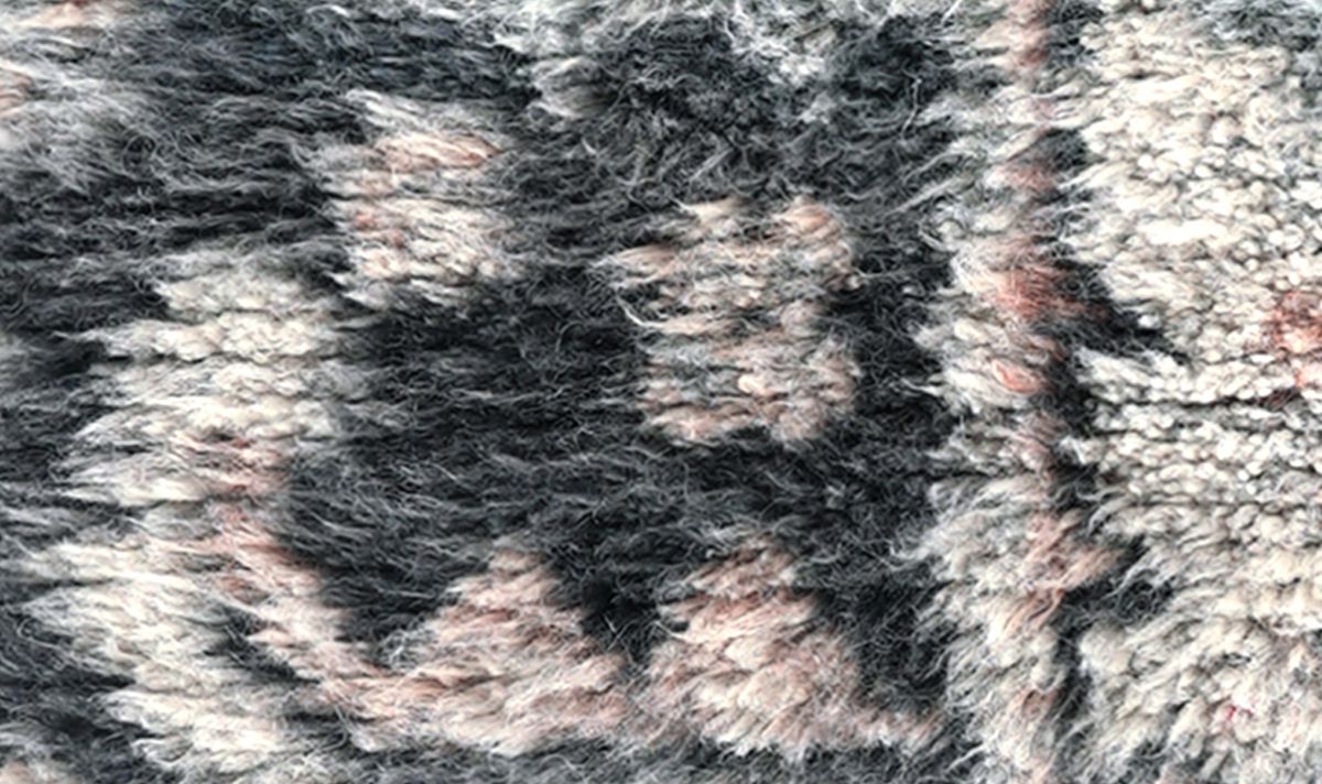 Doppelseitig mit anatolischer Wolle und recyceltem Nylon