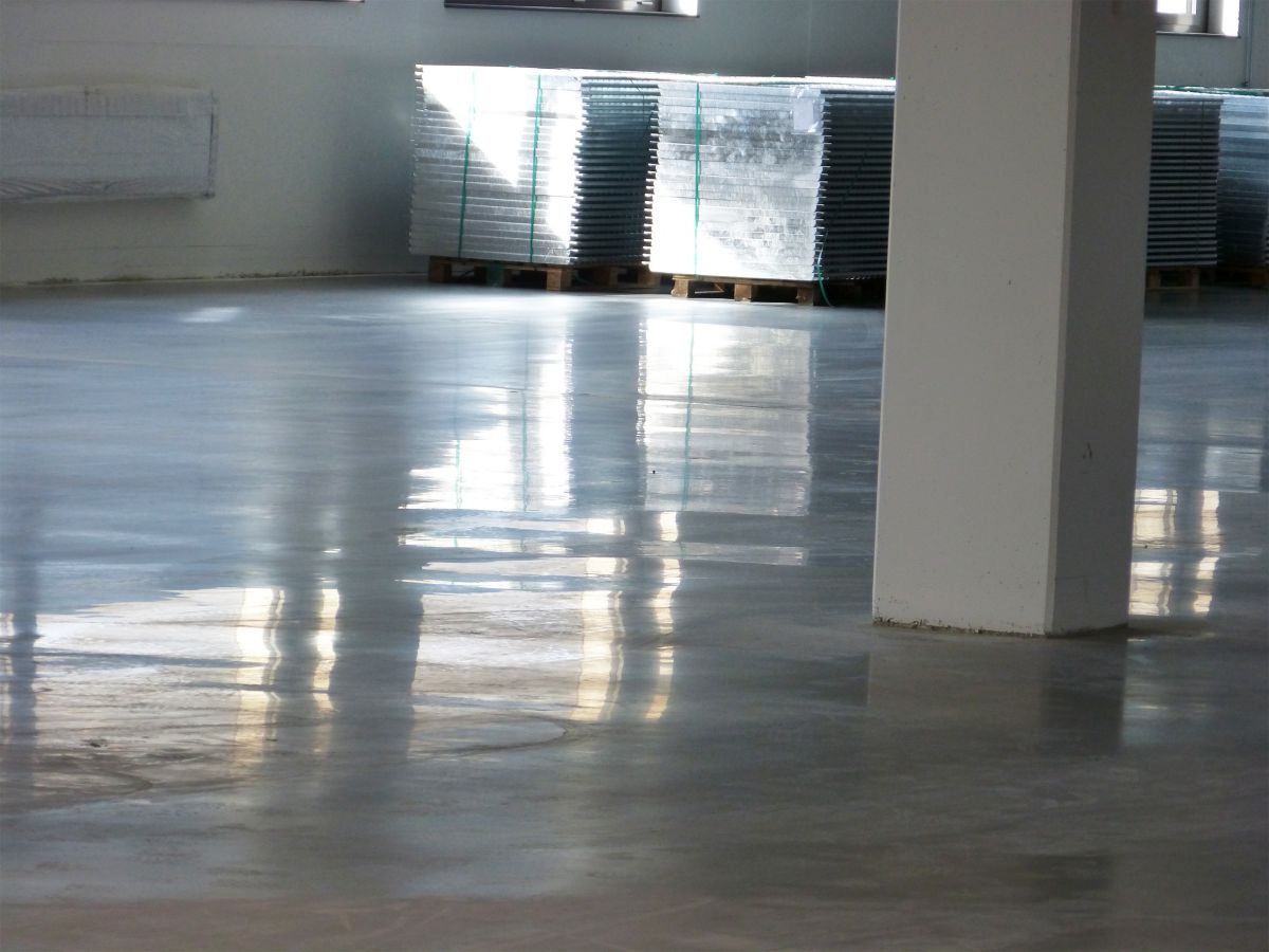 Industrieböden optimal nass abgeschliffen