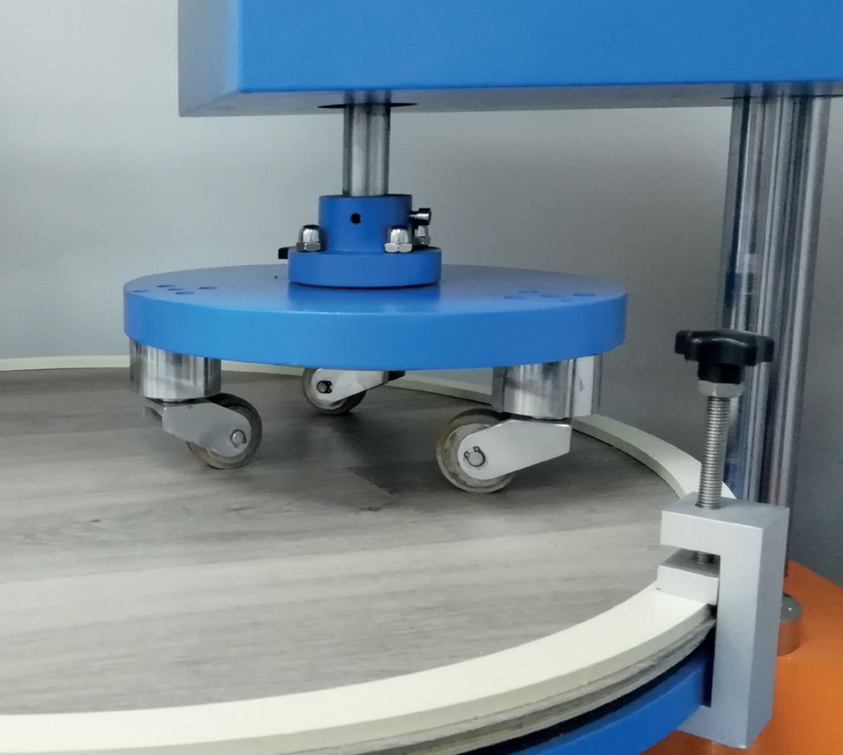 Ewifoam/Decora liefert Designbeläge aus moderner europäischer Produktion