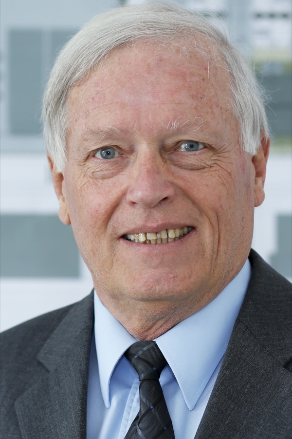 Dr. Ing. Hans Hartwig Loewenstein ZDB-Ehrenpräsident Loewenstein feierte 80. Geburtstag
