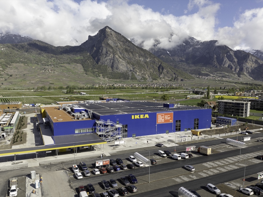 Gut ein Jahr nach Baubeginn wurde das Ikea-Haus im Schweizer Riddes eröffnet. Ikea eröffnet zehntes Möbelhaus in der Schweiz