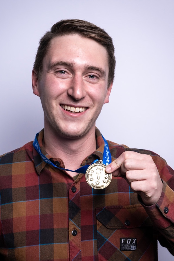 Estrichleger Fabian Walter sicherte sich die Goldmedaille. ZDB: Fabian Walter ist der beste Estrichleger 2024