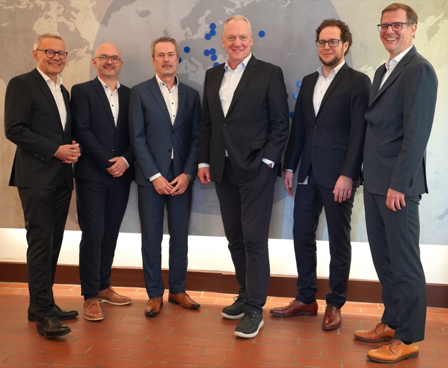 Dr. Markus H. Ostrop, Dr. Timo Hammer, Armin Keicher, Prof. Dr. Stefan Mecheels, Martin Cieslik und Dr. Stefan Droste. Hohenstein stellt Unternehmensführung neu auf