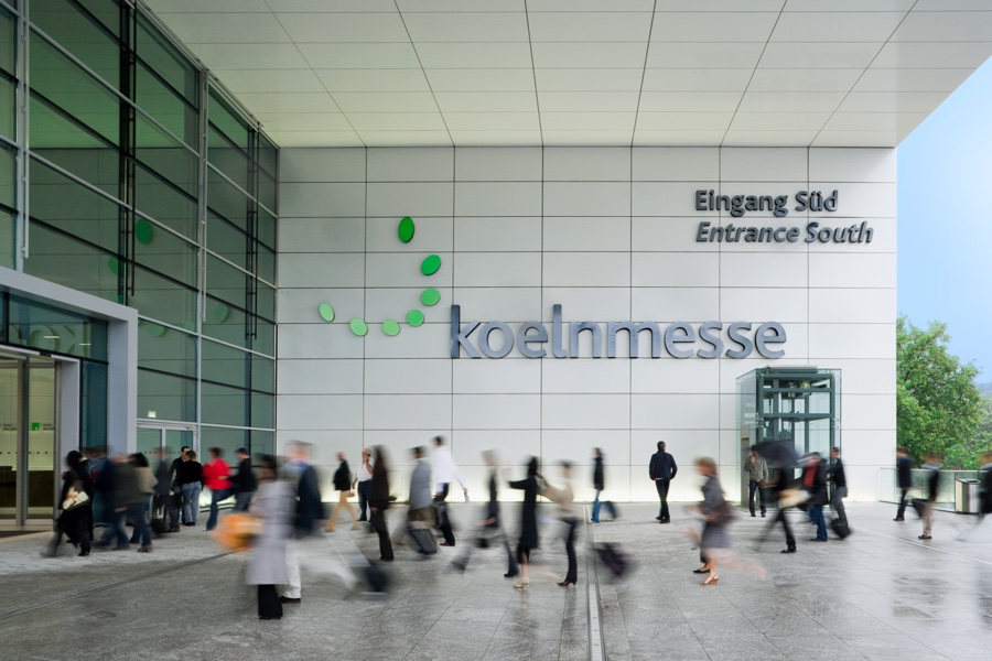 Die Imm Cologne 2026 findet in den Hallen 4, 5 und 10 der Koelnmesse statt. IMM Cologne 2026 mit Leitthema "World of Interiors"