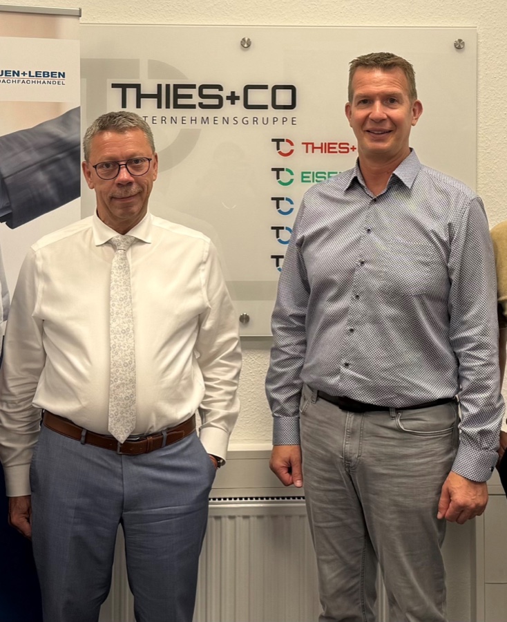 Die beiden Geschäftsführer Andreas Rüster und Thomas Elfert setzen bei This & Co. auf neue Partner für die Zukunft. Thies & Co.: Baustoffhandel wechselt zur Eurobaustoff