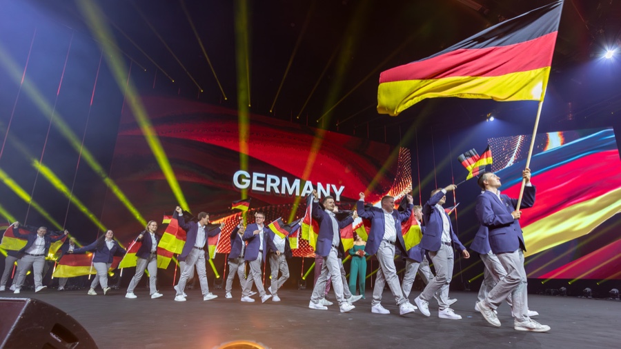 Die deutsche Berufe-Nationalmannschaft nimmt mit 32 Fachkräften in 28 Disziplinen an den Wettkämpfen in Herning teil. Euroskills 2025: Zwei Bodenhandwerker kämpfen um Gold