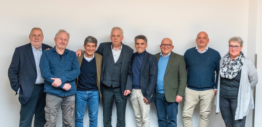 Peter Fliegner (Geschäftsführer), Norbert Preuss (Kassenprüfer), Dr. Ali Ipektchi, Jens-Peter Höge, Ali Razavi, Amir Tahbaz, Christoph Ziereis und Susann Brunner (Geschäftsstelle). EUCA setzt auf Kontinuität im Vorstand