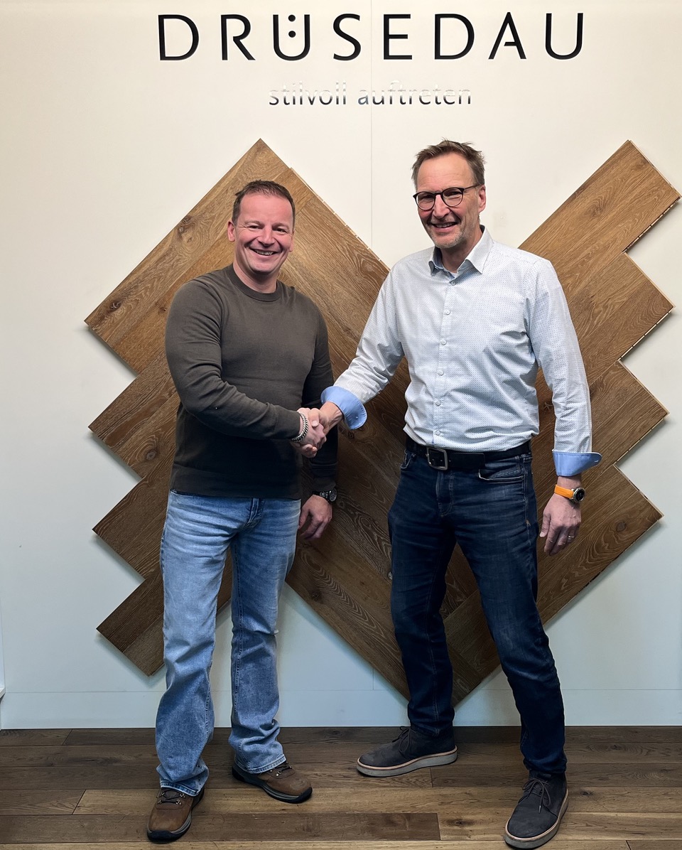 Maik Broersen und Alexander Drüsedau. Drüsedau stellt Betrieb ein, FB Hout führt Zweischicht-Programm weiter